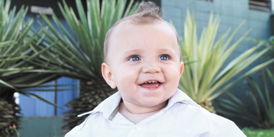 O lindinho Gabriel Benedetti completa hoje seu primeiro aninho de vida. A família toda está em festa e manda beijos mil para essa fofura de menino. O vovô, Valter Benedetti, do staf aqui no GCN, é uma alegria só. Ele até baba de tanto orgulho do netinho. 